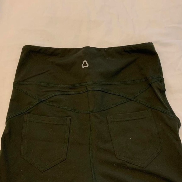 Olive Green TITIKA leggings - Picture 2 of 3